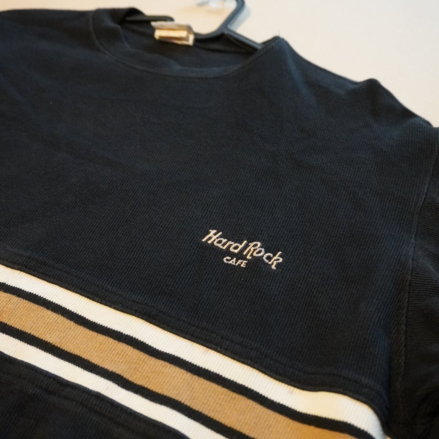 Hard Rock Cafe - Niagara Falls Stripe Crewneck Jumper