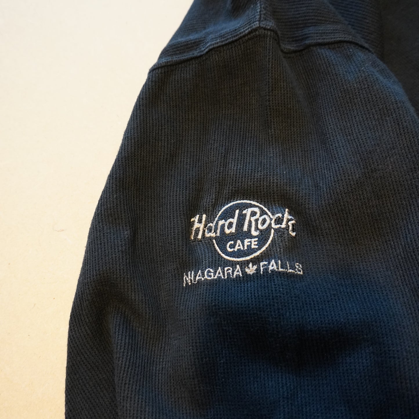 Hard Rock Cafe - Niagara Falls Stripe Crewneck Jumper